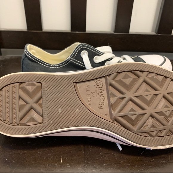 Converse shoes - Picture 4 of 5